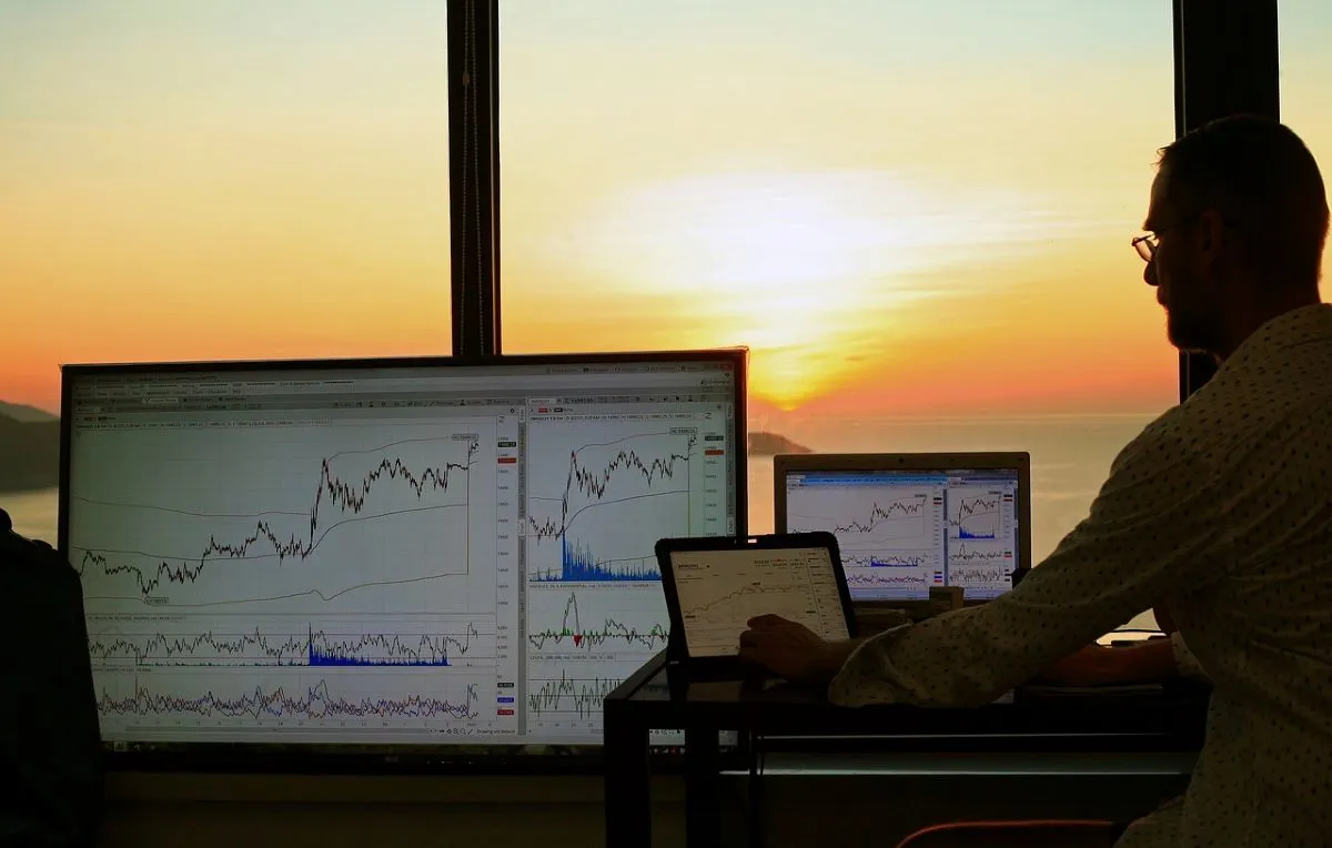 trading vs investing by seanomos