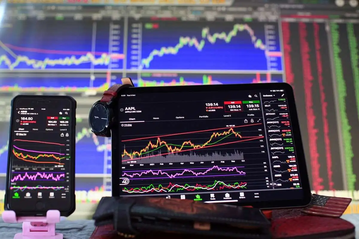 Cryptocurrencies investment by seanomos